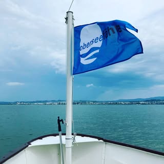 Ferienzeit 

#obersee #zürichsee #zürisee #rapperswil #fähre #schiff #schifffahrt #genuss #desthetix
