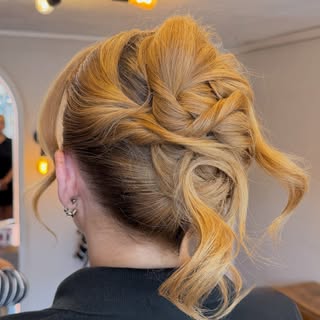 Hair up season✨💛

From weddings and races to summer celebrations — your occasion hair is sorted!

I