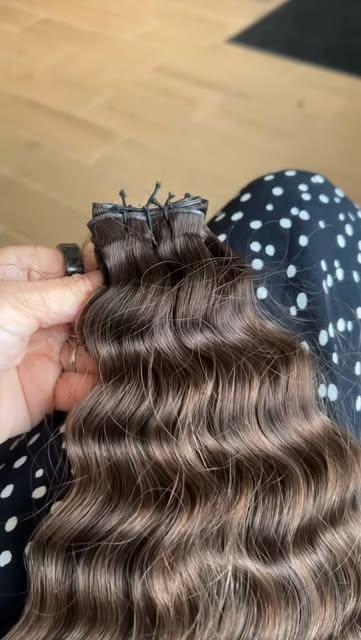 Always Couture @alternativehaircouture 
Textured hair is not a one-size-fits-all.

Cinnamon wavy ext