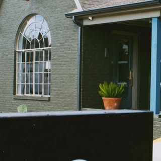 One of our favorite things to do in our shop is to give every guest on their first visit a home tour