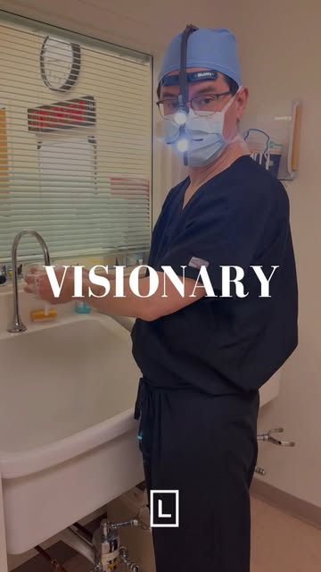 Allow me to reintroduce myself! 👋

As a facial plastic surgeon, my goal is to combine surgical prec