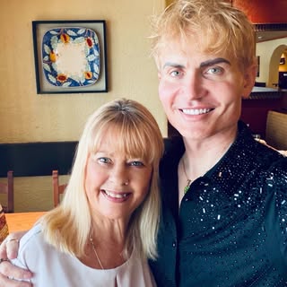 Lunch is always great with good company. 😁❤️ #lunch #olivegarden #lexingtonky #lexingtonkentucky #j