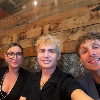 Eating with our #CryoSkin trainer, she was great! Some by @rewindmedical and check it out!

#lexingt
