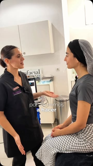 No, Hydrafacial Platinum no es simplemente una limpieza facial. Y hoy te enseñamos por qué. ✨

Esta 