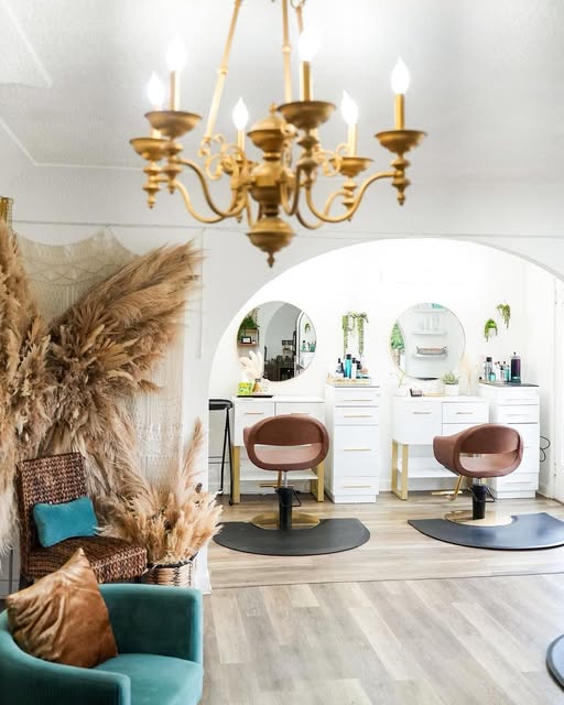 ✨ JOIN OUR TEAM | TREATMENT ROOM AVAILABLE NOW ✨

We’re looking for the right beauty or wellness pro