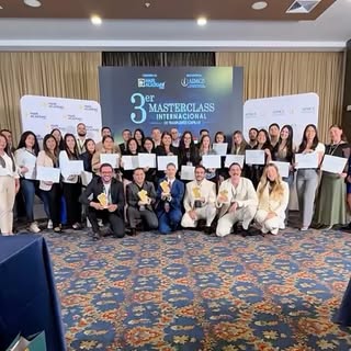 ¡Bienvenidos a la tercera edición del Materclass Internacional de trasplante capilar! 🇧🇷🇨🇴🇵🇪
#