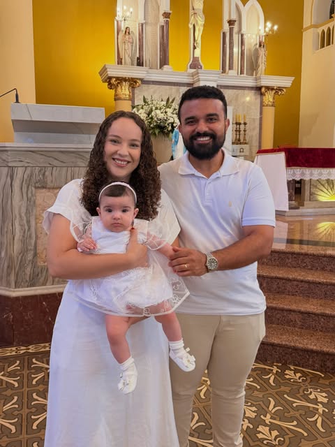 Marielle, hoje apresentamos você para Nossa Senhora e nossa missão agora é fazer todo o possível par