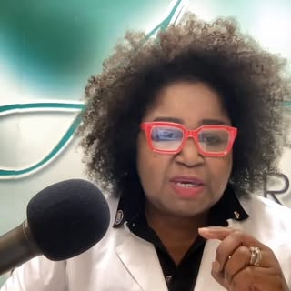 Trichologist Lisa Akbari is back with Ask the Hair Guru, a weekly podcast! The Hair Guru will answer