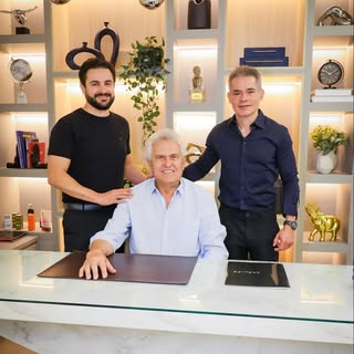 ✨ Hoje recebemos em nossa clínica o governador Ronaldo Caiado, que retornou para a consulta de acomp