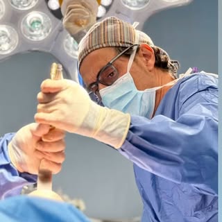 La #diastasisabdominal es la separación de los músculos rectos del abdomen que se da sobre todo desp