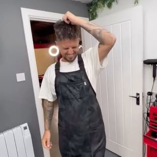 Had to repost 👍🏻
Tom messing around is always so funny😂
#hairsystem #hairtransformation #hairrepl