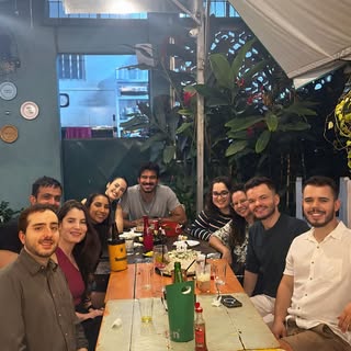 A caminhada da vida é muito mais leve e feliz quando se tem pessoas especiais ao lado. E eu tenho mu