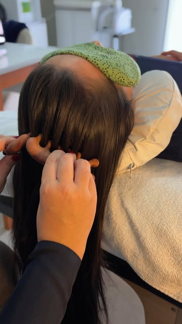 Dia de massagem com a melhor tricologista, já vai agendar seu horário com ela além de tratar do seu 