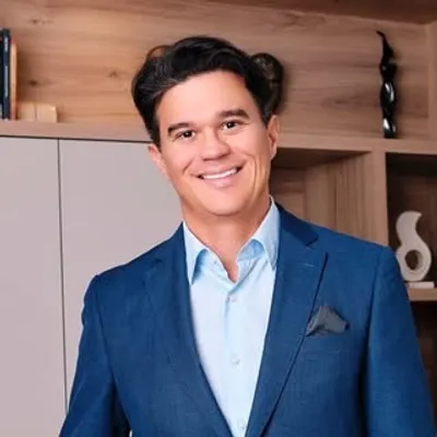 Dr. Davi Pontes