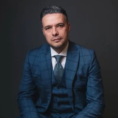 Dr. Eduardo Martins