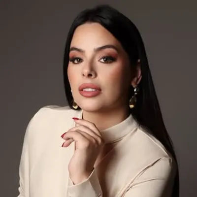 Dr. Gabrielle Luna